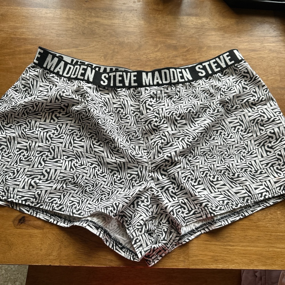 Steve Madden Monochrome Patterned Women's Athletic Shorts